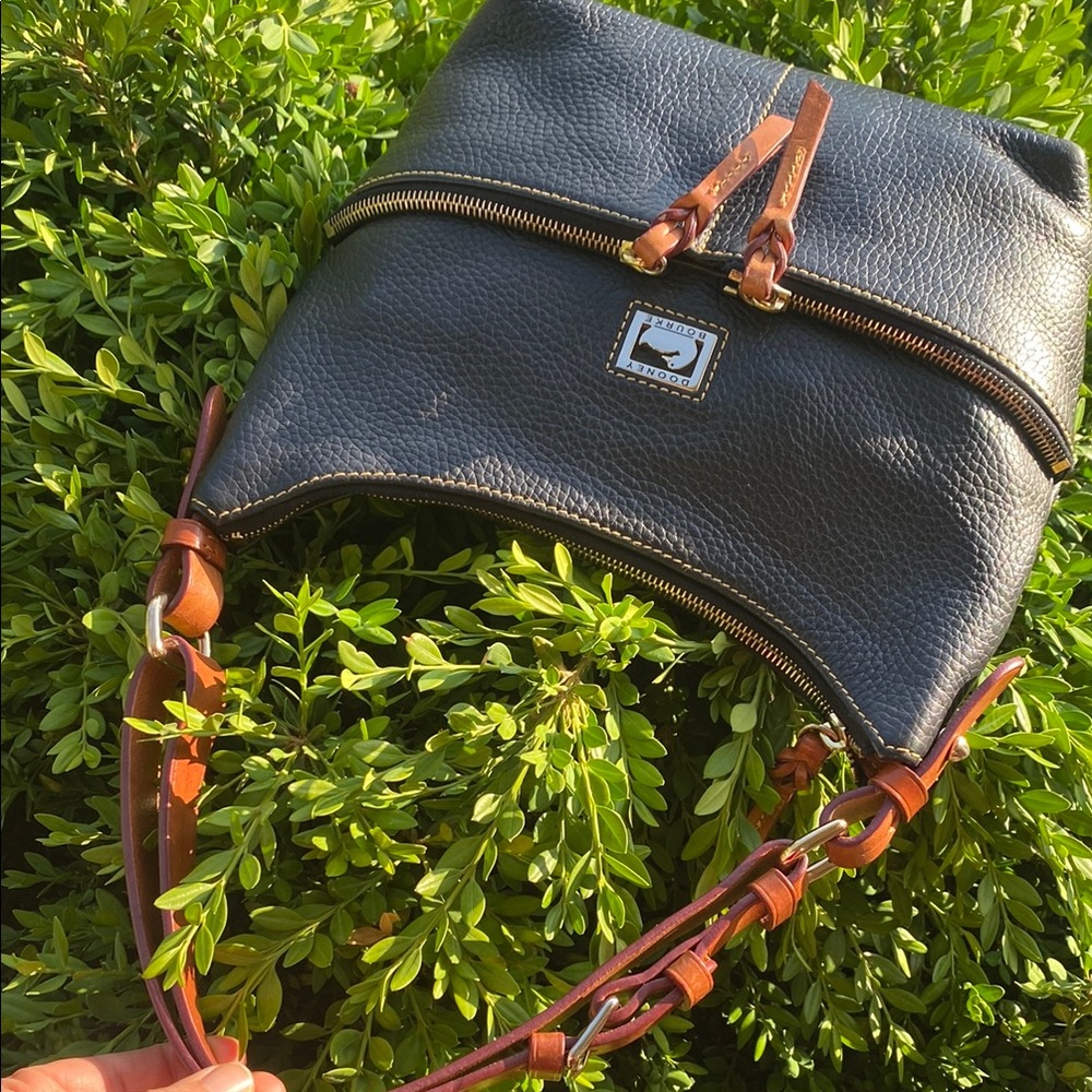 DOONEY & BOURKE black Pebbled Leather Shoulder
Bag Size 10"x8.5"x4"